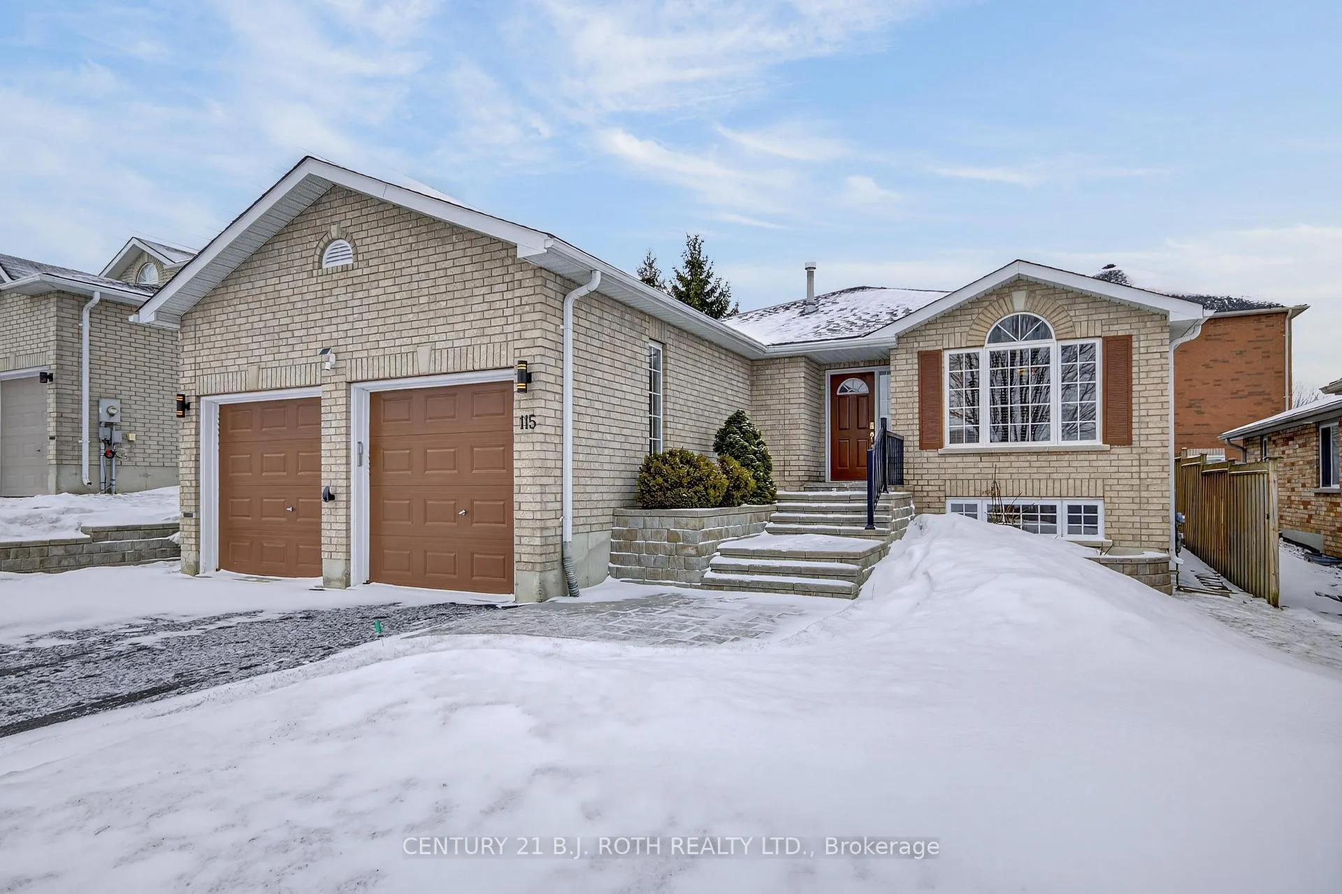Photo 1 of 115 Lion's Gate Boulevard, Barrie, Little Lake — HOMEH