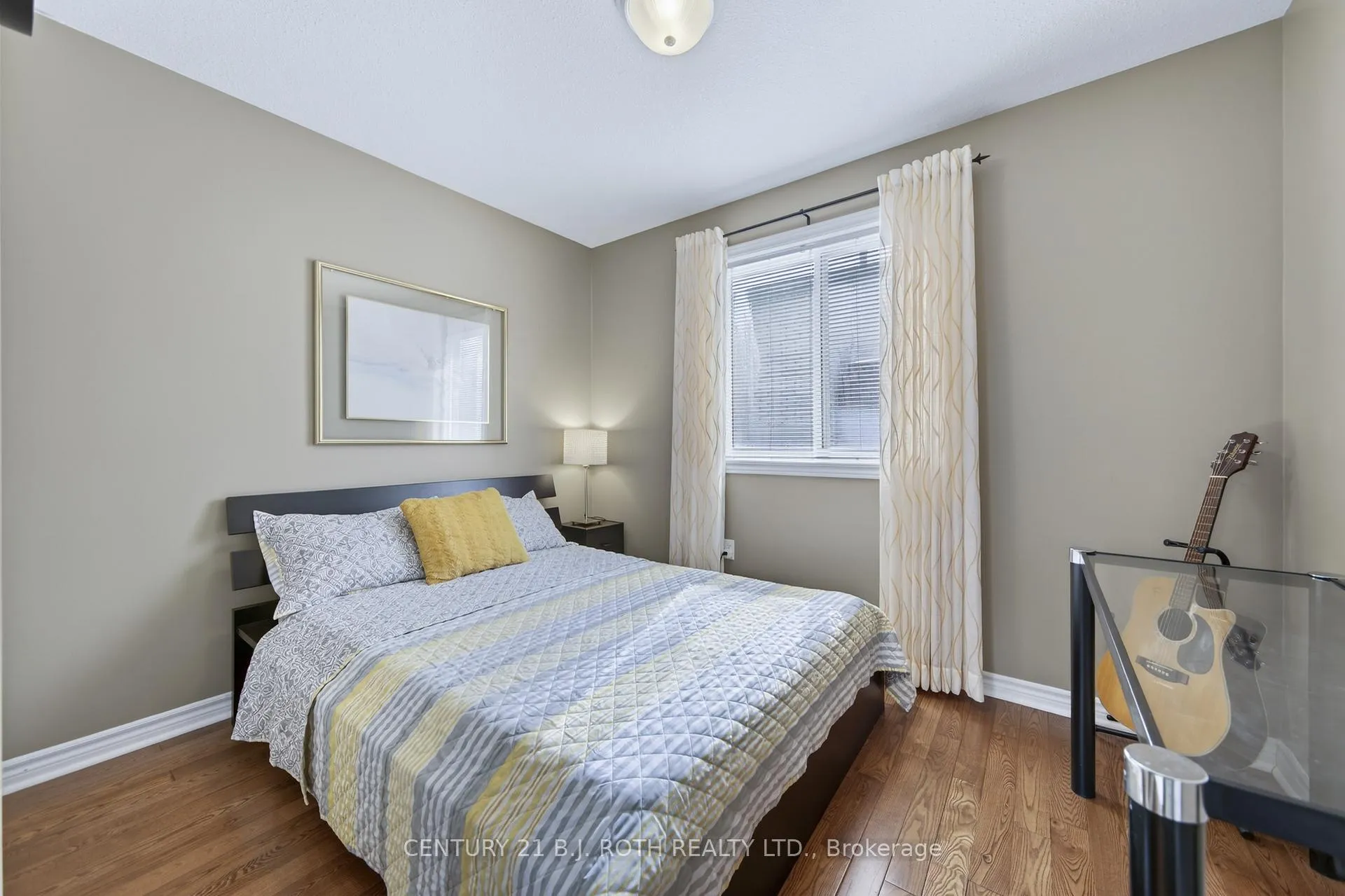 Photo 10 of 115 Lion's Gate Boulevard, Barrie, Little Lake — HOMEH
