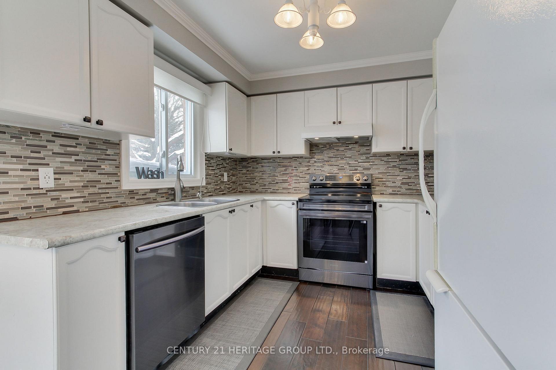 Photo 13 of 54 Hadera Place, Georgina, Keswick North — HOMEH