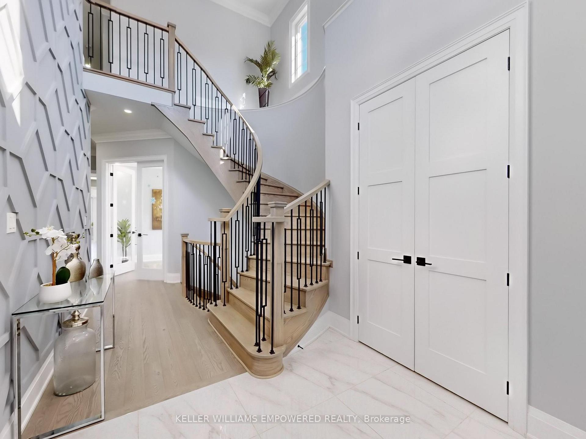 Photo 6 of 266 Touch Gold Crescent, Aurora, Bayview Southeast — HOMEH
