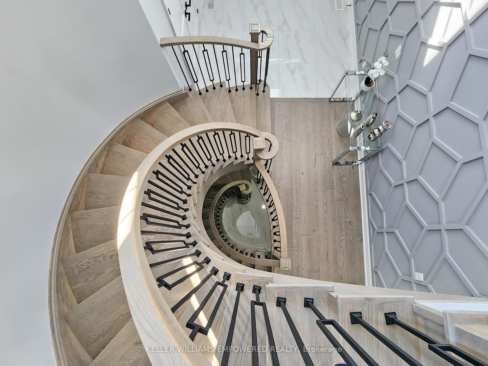 Photo 8 of 266 Touch Gold Crescent, Aurora, Bayview Southeast — HOMEH
