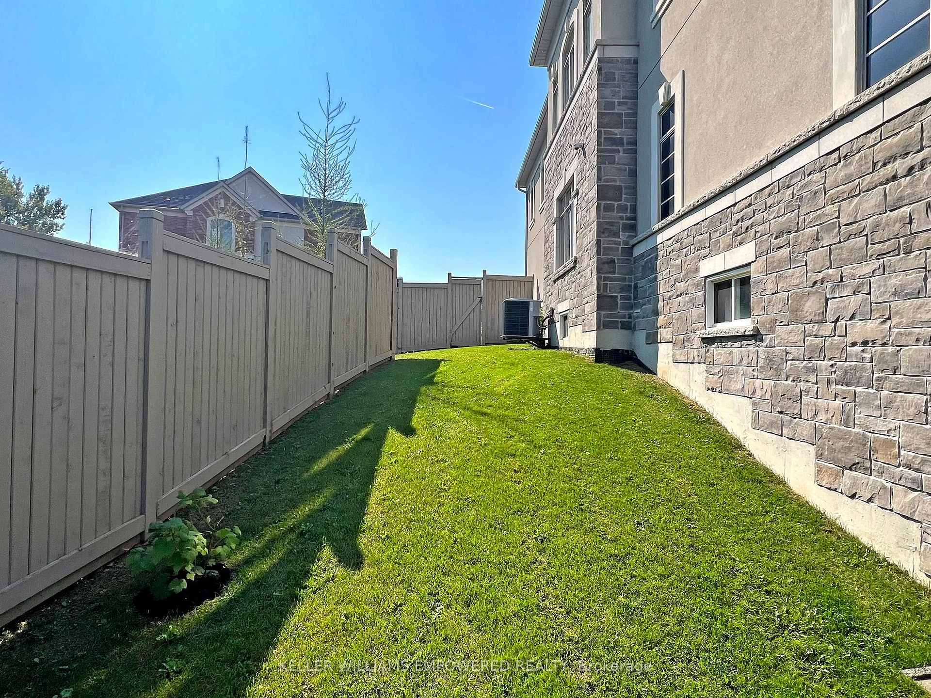 Photo 49 of 266 Touch Gold Crescent, Aurora, Bayview Southeast — HOMEH