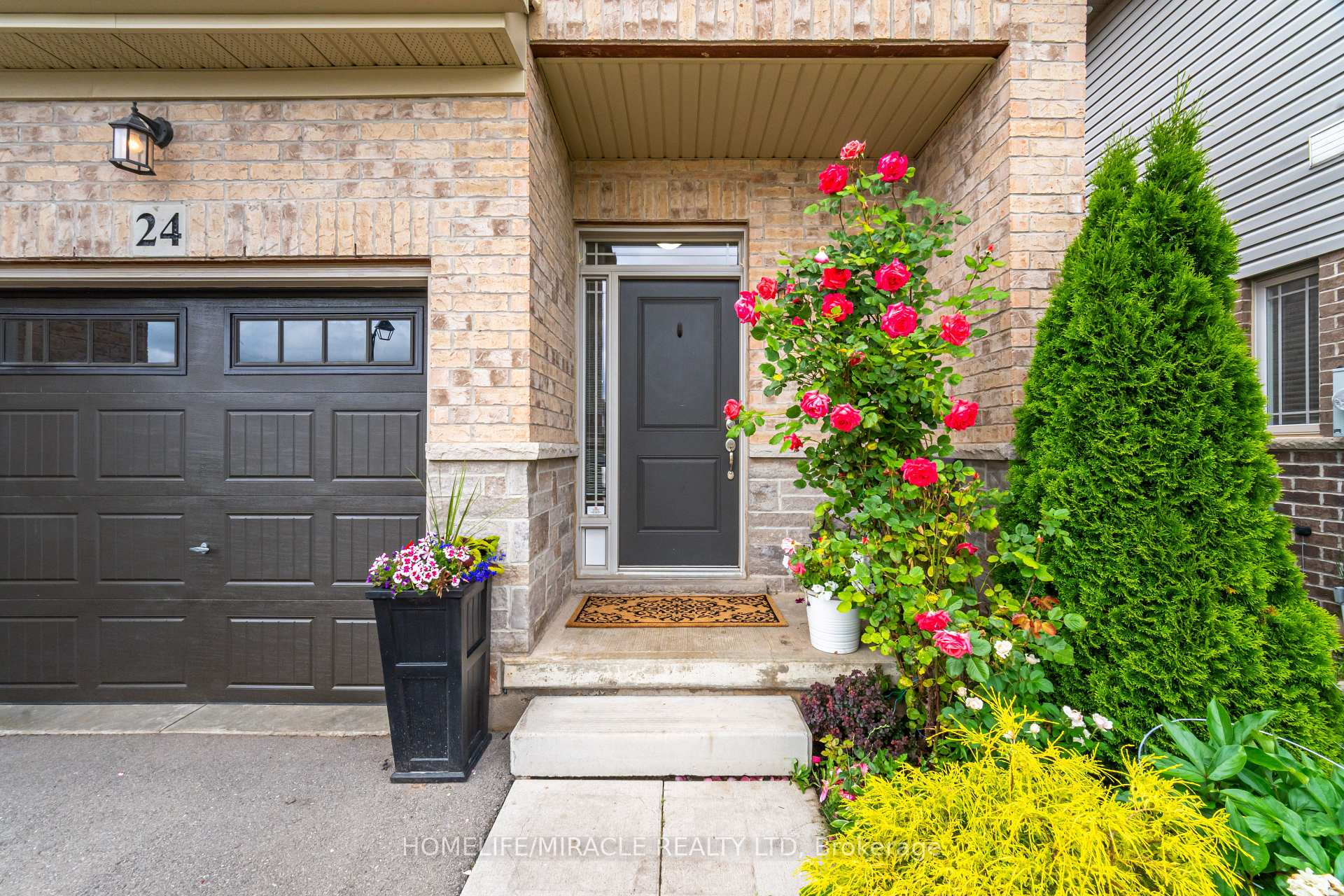 Photo 5 of 24 Kingsborough Drive, Grimsby, Grimsby Escarpment — HOMEH