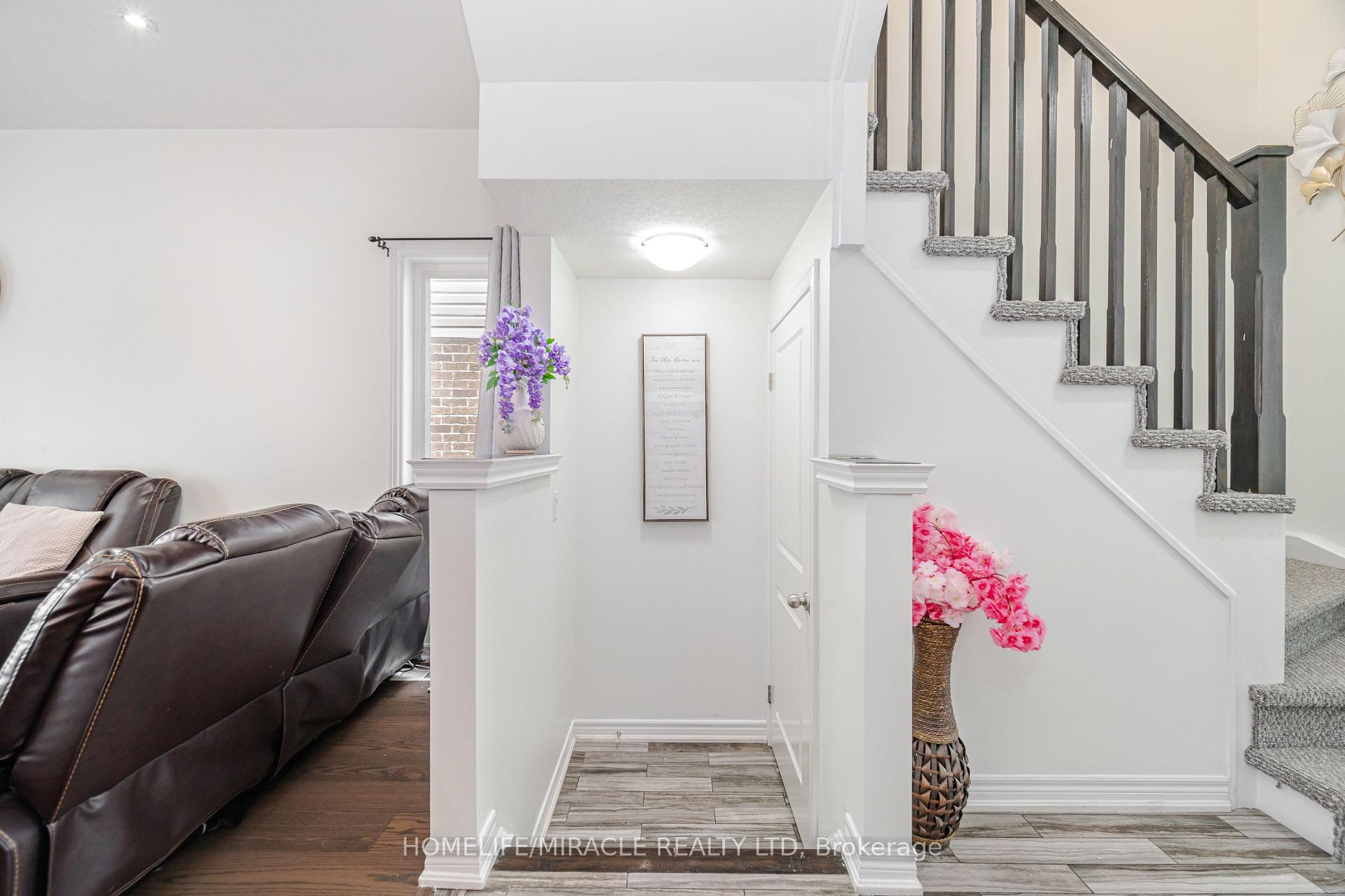 Photo 7 of 24 Kingsborough Drive, Grimsby, Grimsby Escarpment — HOMEH