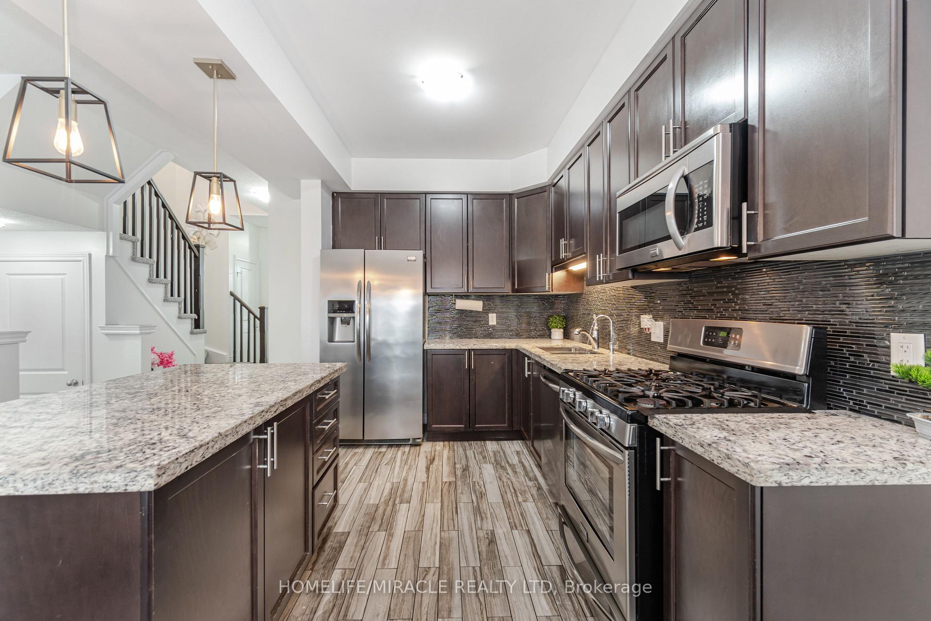 Photo 12 of 24 Kingsborough Drive, Grimsby, Grimsby Escarpment — HOMEH