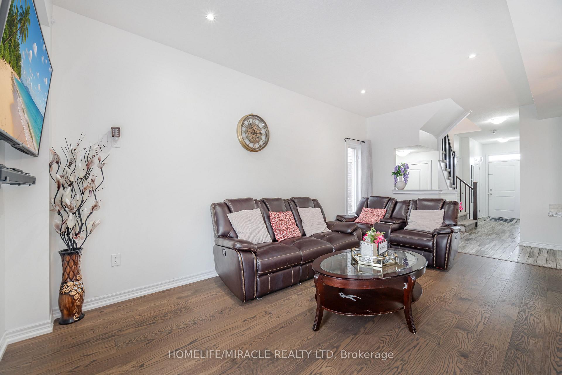 Photo 17 of 24 Kingsborough Drive, Grimsby, Grimsby Escarpment — HOMEH
