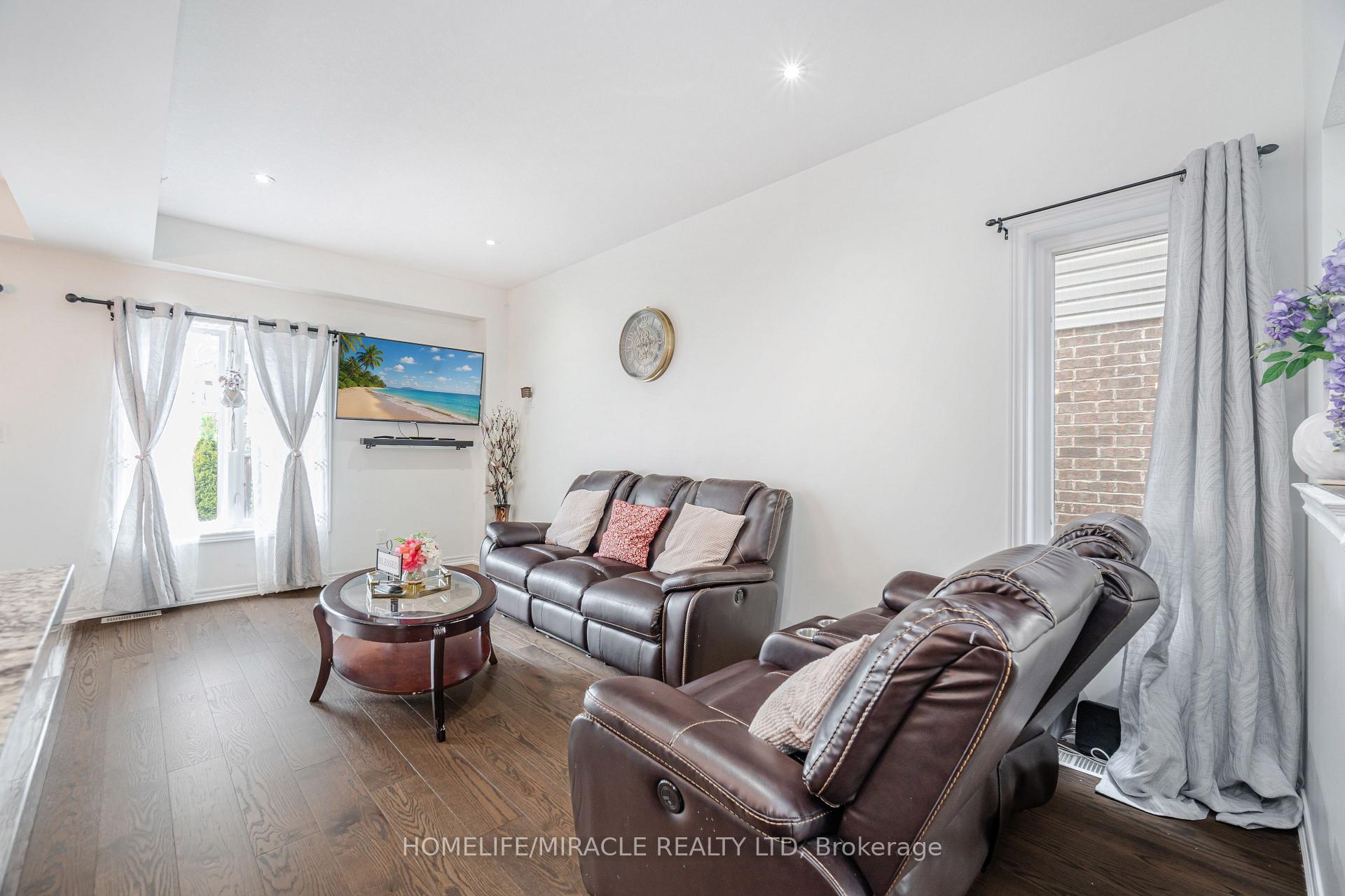 Photo 18 of 24 Kingsborough Drive, Grimsby, Grimsby Escarpment — HOMEH