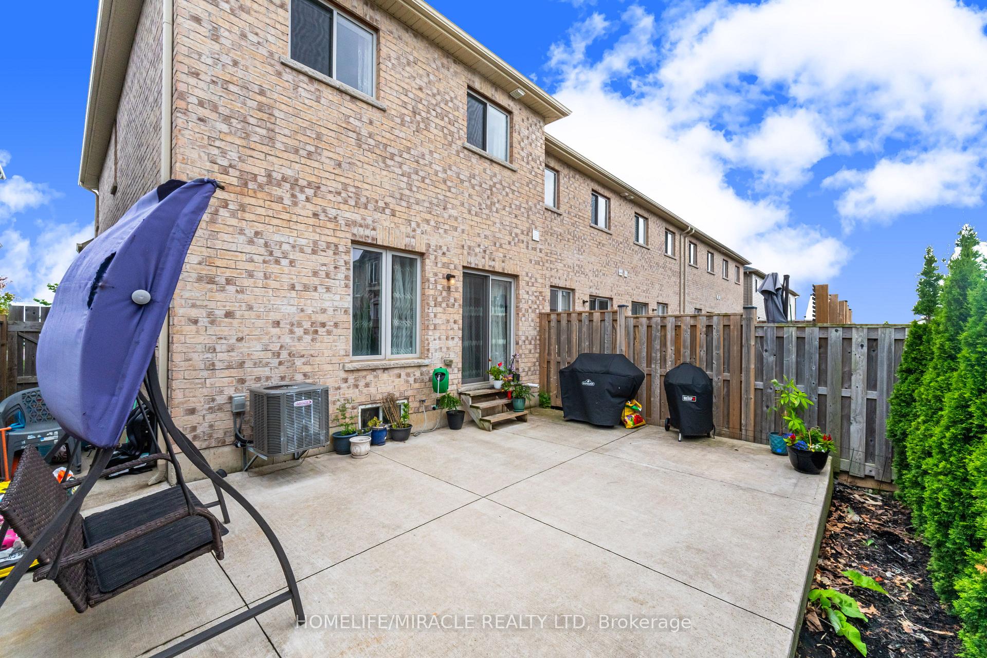 Photo 38 of 24 Kingsborough Drive, Grimsby, Grimsby Escarpment — HOMEH
