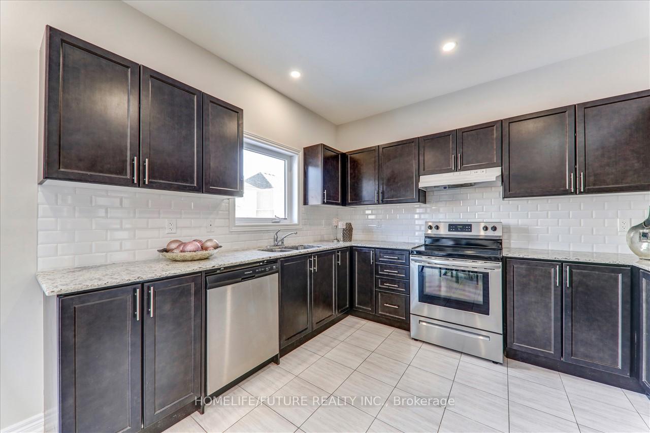 Photo 10 of 96 William Fair Drive, Clarington, Bowmanville — HOMEH