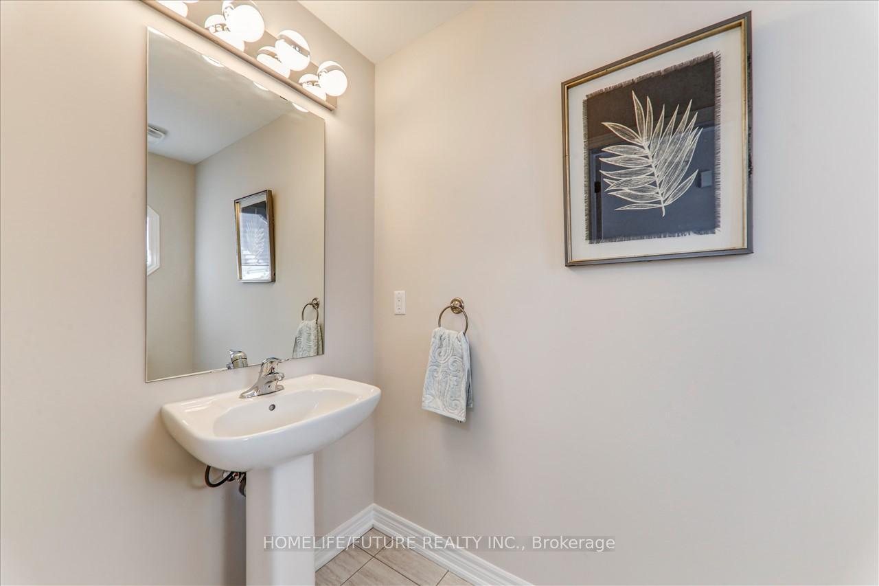 Photo 16 of 96 William Fair Drive, Clarington, Bowmanville — HOMEH