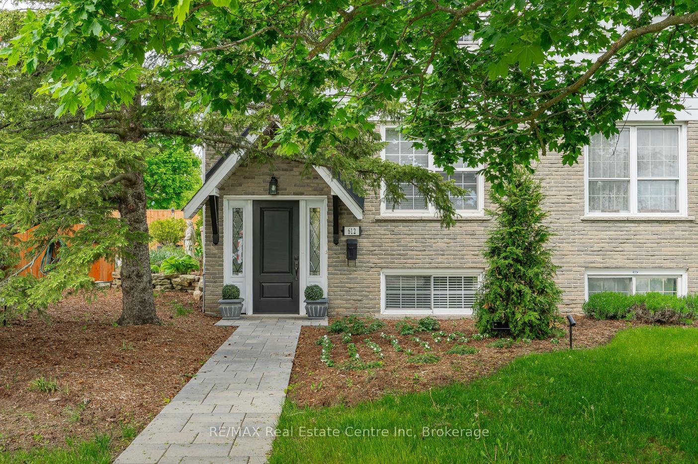 Front of 612 College Avenue W