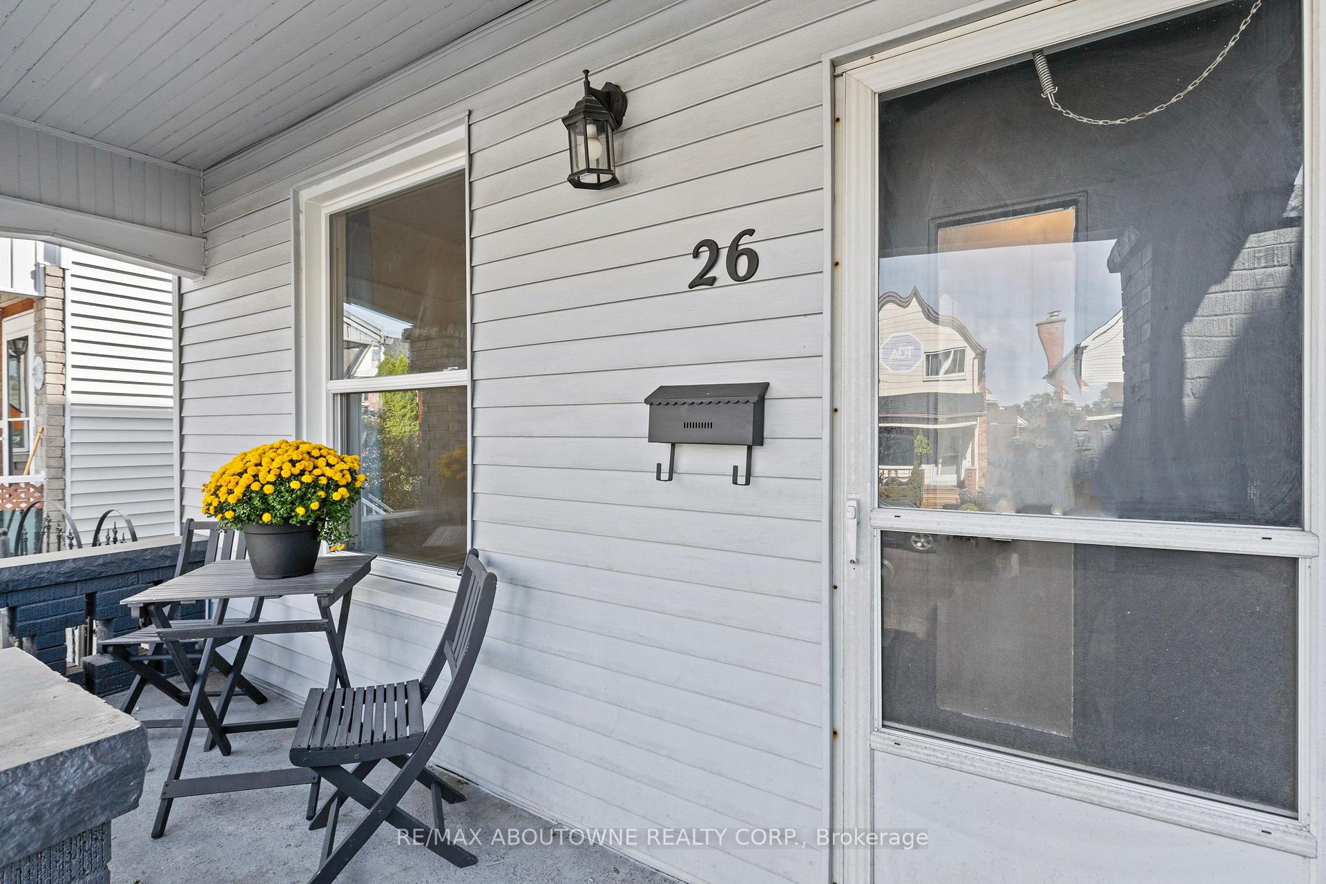 Photo 3 of 26 Rosemont Avenue, Hamilton, Stipley — HOMEH