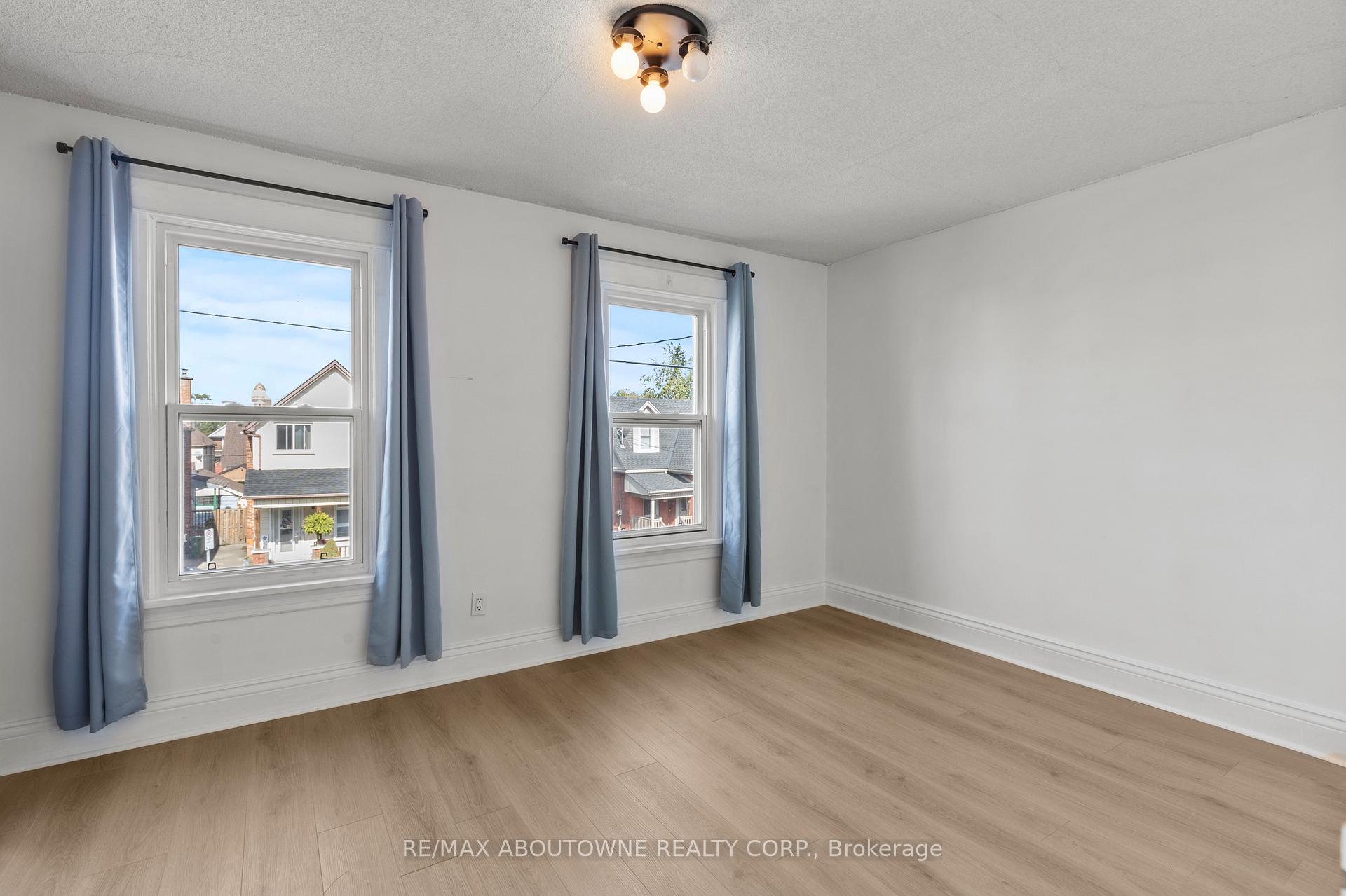 Photo 13 of 26 Rosemont Avenue, Hamilton, Stipley — HOMEH