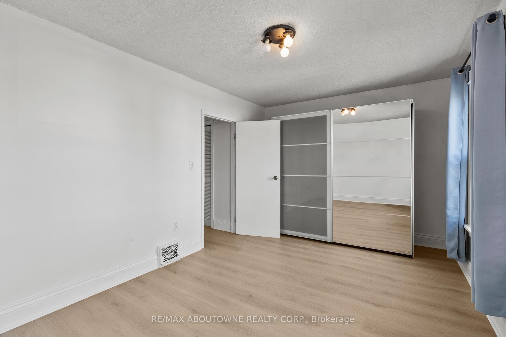 Photo 14 of 26 Rosemont Avenue, Hamilton, Stipley — HOMEH