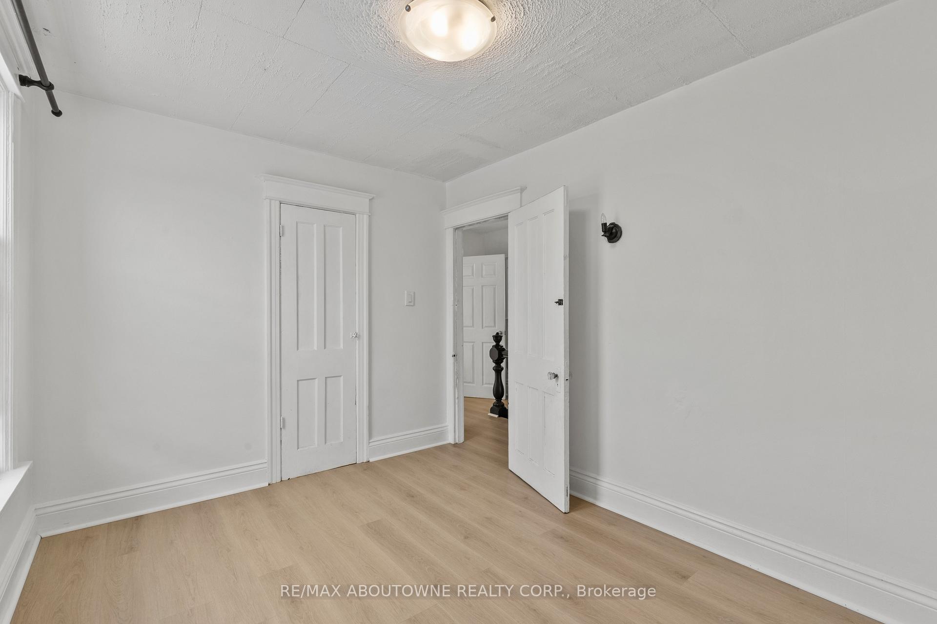 Photo 15 of 26 Rosemont Avenue, Hamilton, Stipley — HOMEH