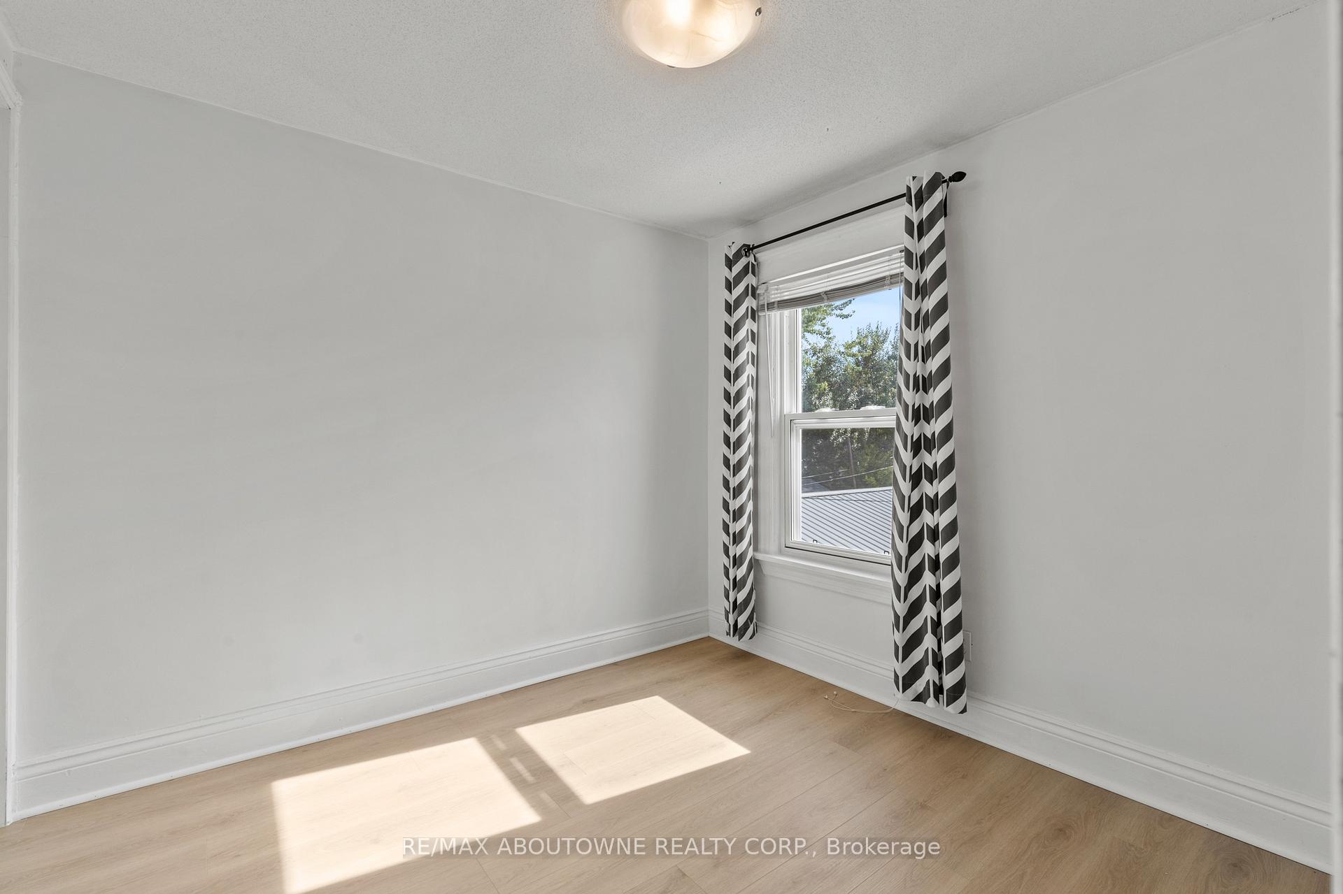 Photo 16 of 26 Rosemont Avenue, Hamilton, Stipley — HOMEH