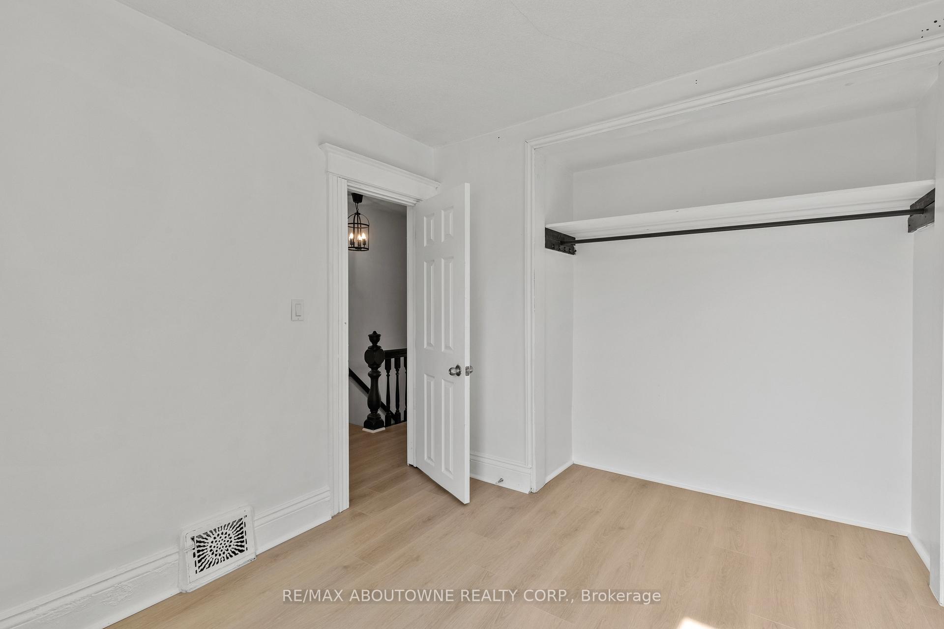Photo 17 of 26 Rosemont Avenue, Hamilton, Stipley — HOMEH