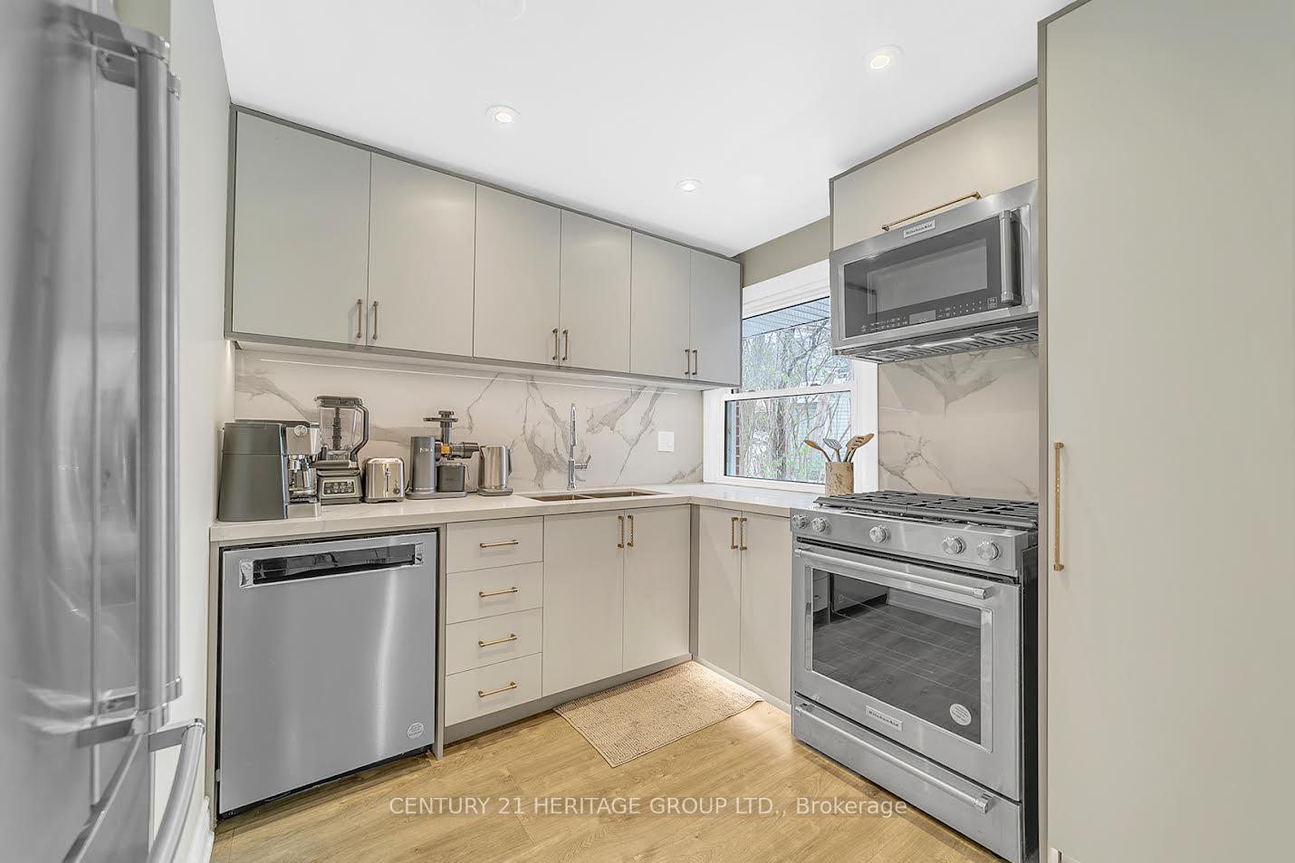 Photo 10 of 285 Lakeview Boulevard, Georgina, Keswick South — HOMEH