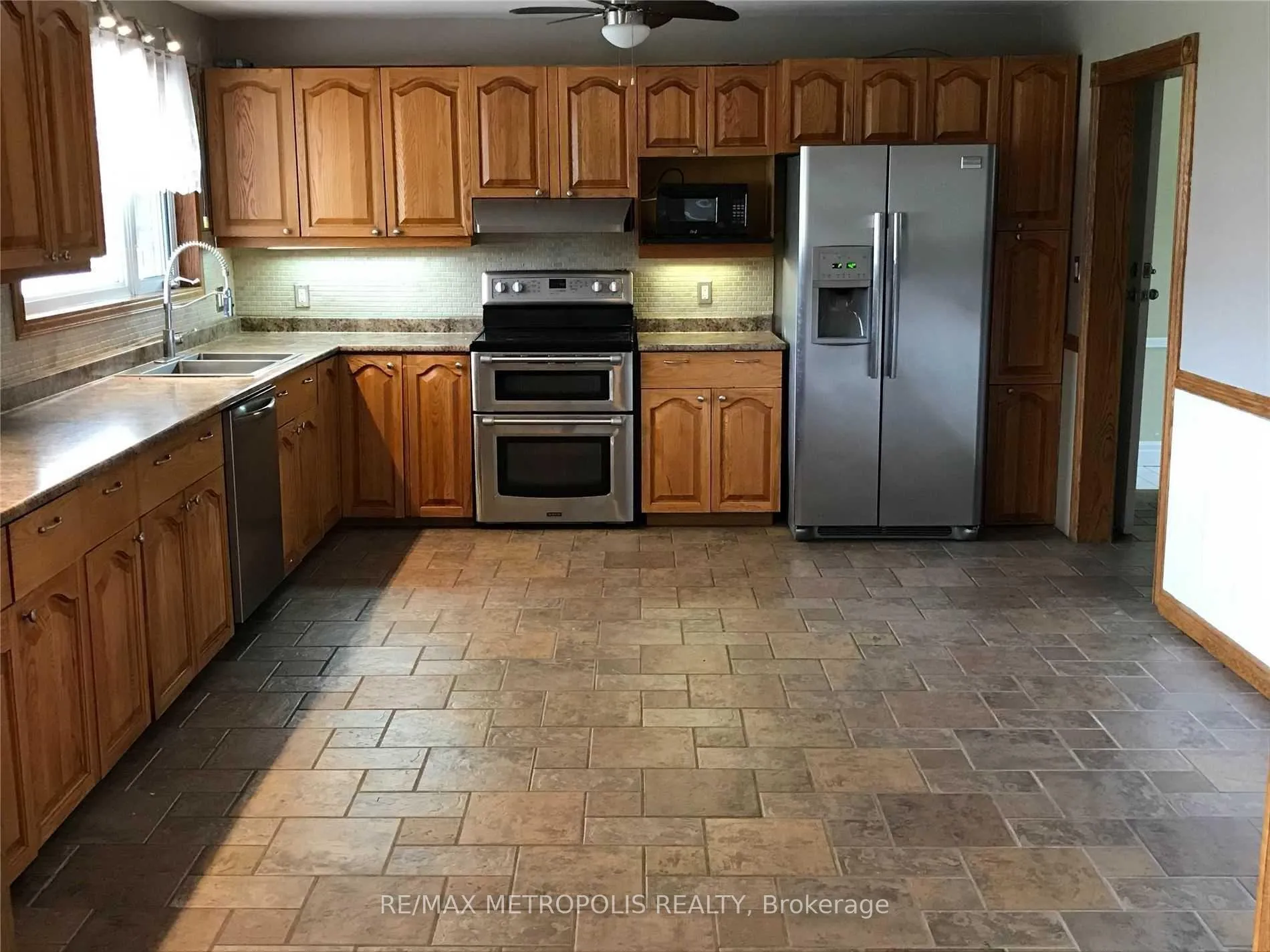 Photo 6 of 1602 Taunton Road E, Clarington, Rural Clarington — HOMEH