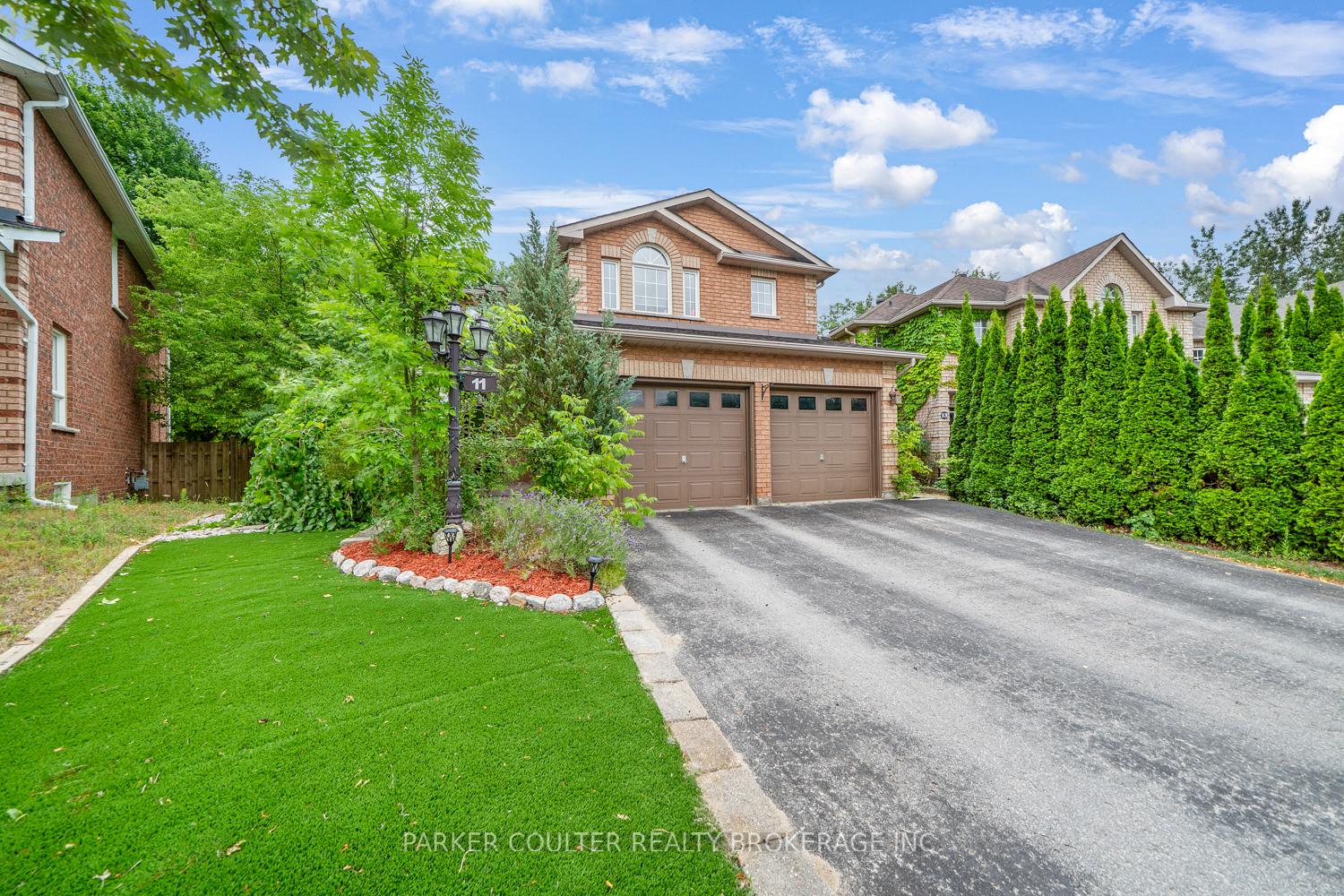 Photo 3 of 11 Mckenzie Crescent, Barrie, Ardagh — HOMEH