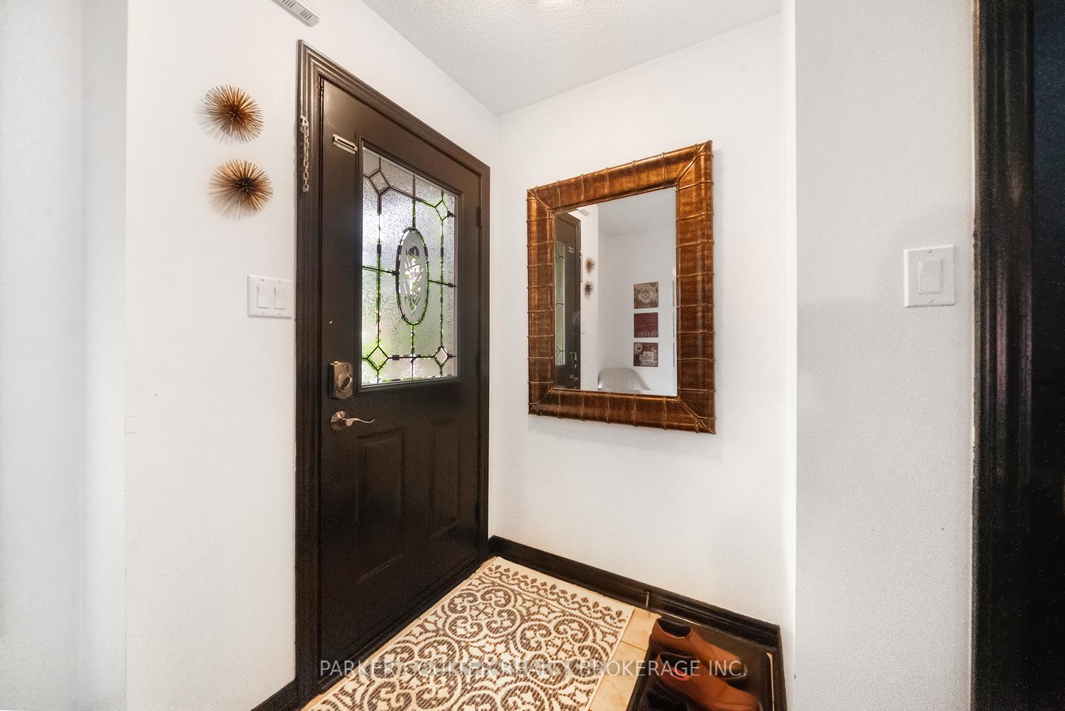 Photo 4 of 11 Mckenzie Crescent, Barrie, Ardagh — HOMEH