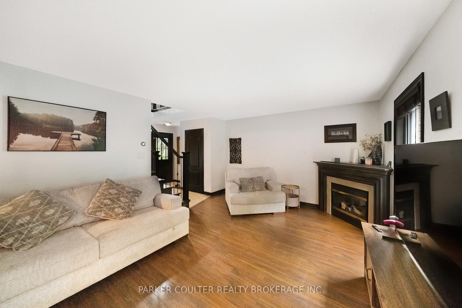 Photo 6 of 11 Mckenzie Crescent, Barrie, Ardagh — HOMEH