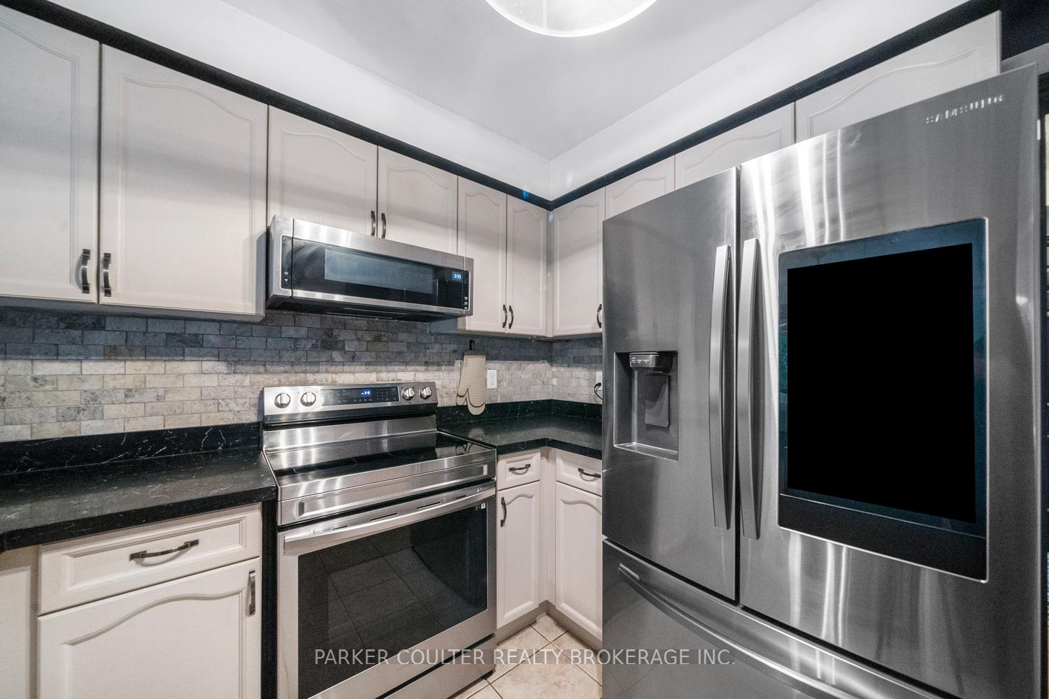 Photo 10 of 11 Mckenzie Crescent, Barrie, Ardagh — HOMEH