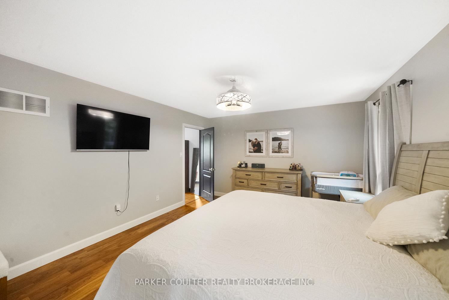 Photo 21 of 11 Mckenzie Crescent, Barrie, Ardagh — HOMEH