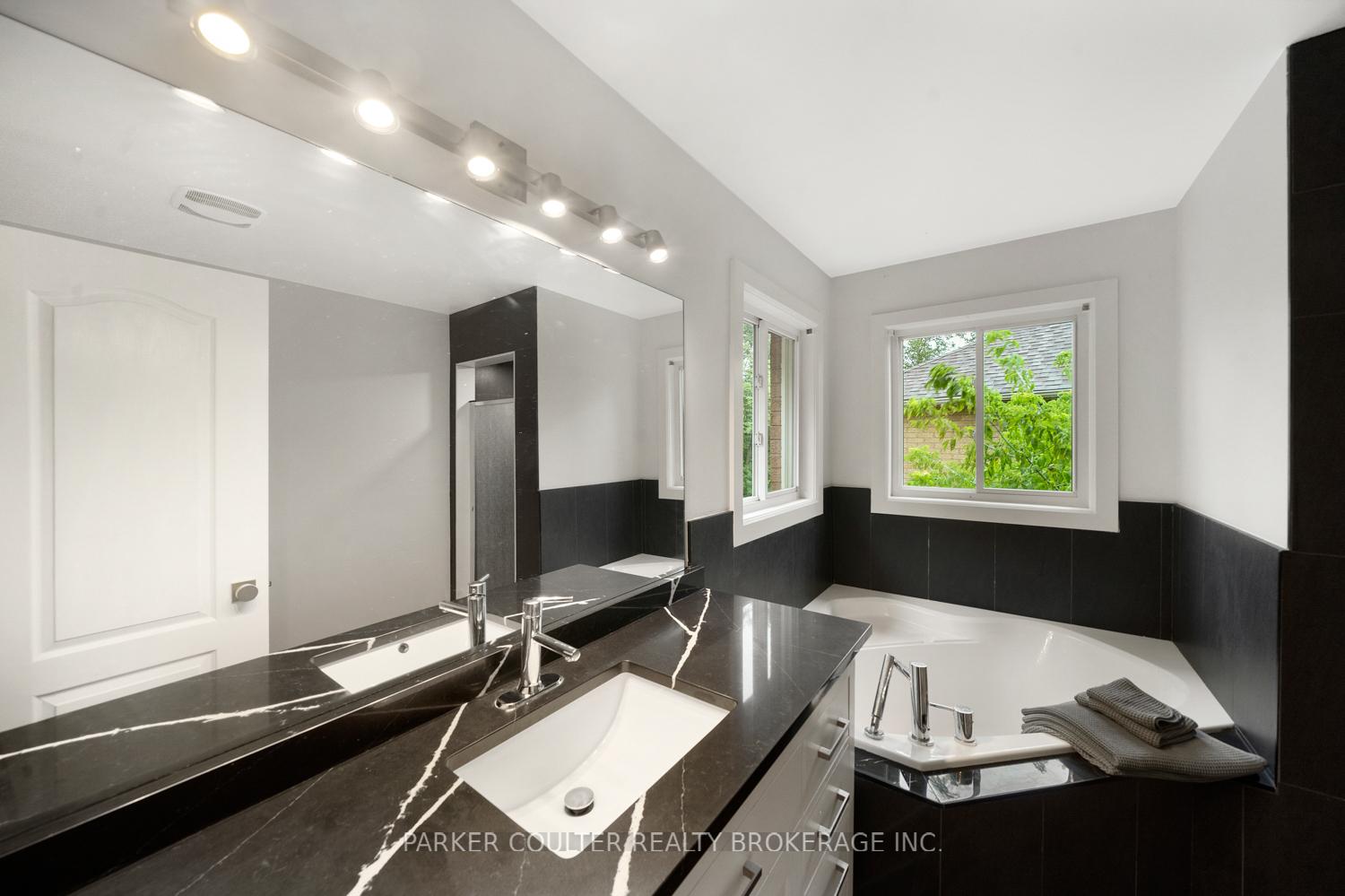 Photo 23 of 11 Mckenzie Crescent, Barrie, Ardagh — HOMEH