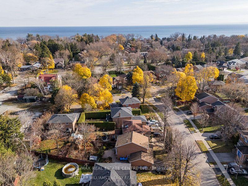 Photo 2 of 141 Speyside Drive, Oakville, Bronte — HOMEH
