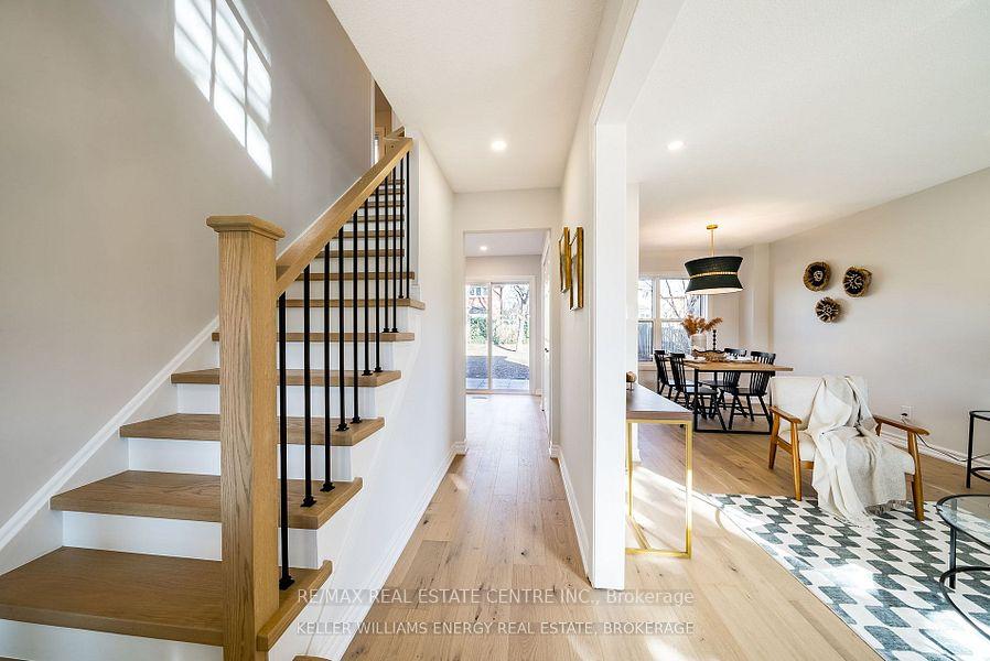 Photo 4 of 141 Speyside Drive, Oakville, Bronte — HOMEH