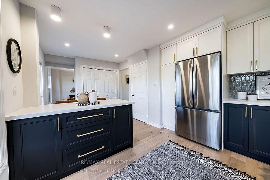 Photo 10 of 141 Speyside Drive, Oakville, Bronte — HOMEH