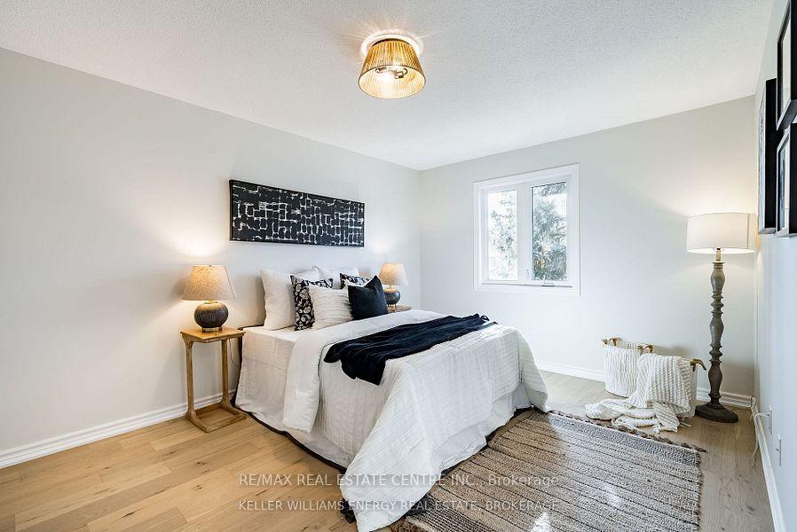 Photo 13 of 141 Speyside Drive, Oakville, Bronte — HOMEH