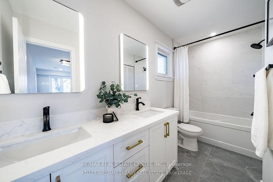 Photo 14 of 141 Speyside Drive, Oakville, Bronte — HOMEH
