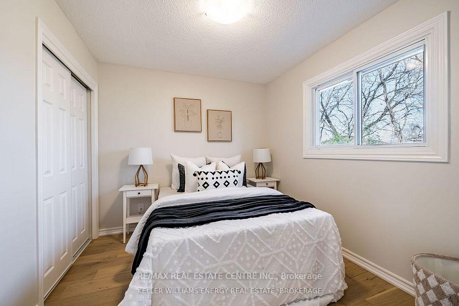 Photo 15 of 141 Speyside Drive, Oakville, Bronte — HOMEH