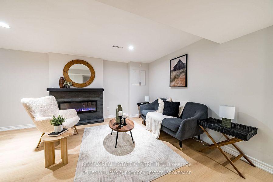 Photo 17 of 141 Speyside Drive, Oakville, Bronte — HOMEH
