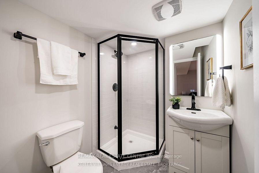 Photo 19 of 141 Speyside Drive, Oakville, Bronte — HOMEH