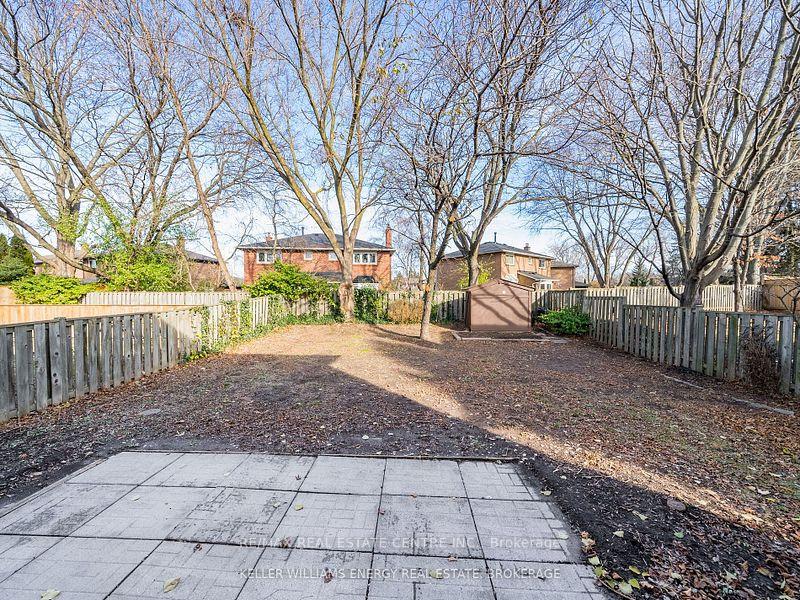 Photo 20 of 141 Speyside Drive, Oakville, Bronte — HOMEH