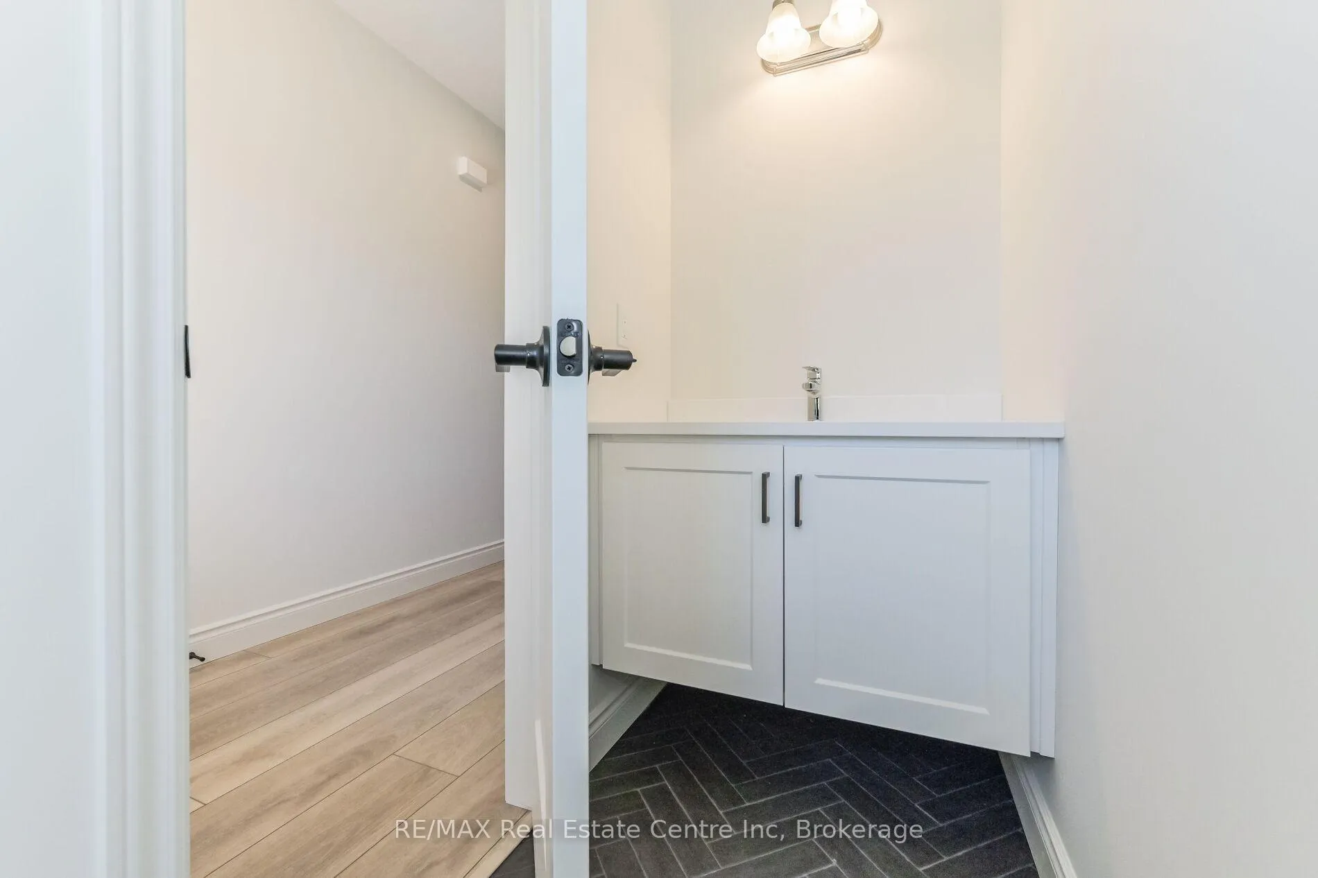 Photo 15 of 41 Hedley Lane, Centre Wellington, Elora/Salem — HOMEH