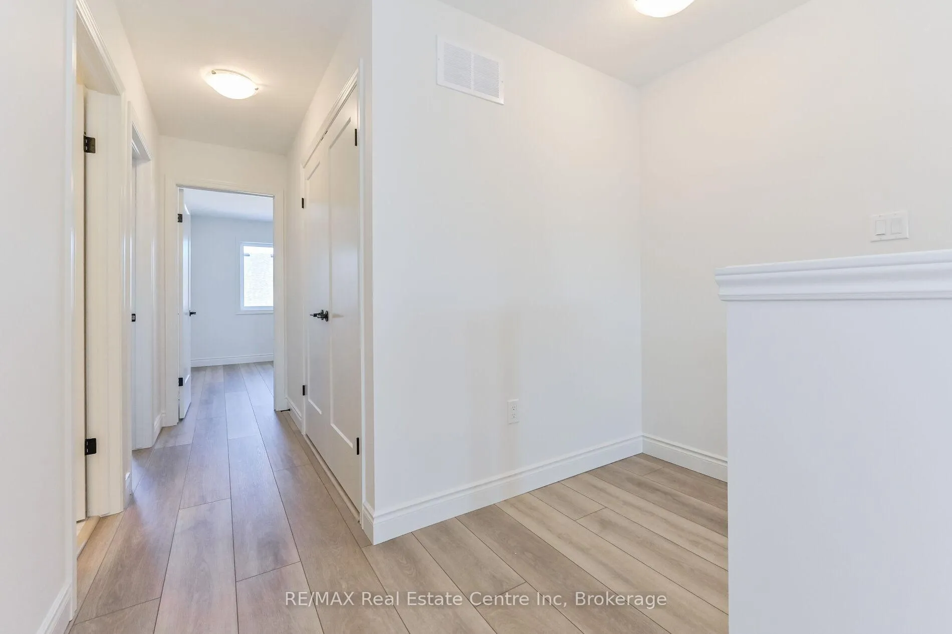 Photo 18 of 41 Hedley Lane, Centre Wellington, Elora/Salem — HOMEH