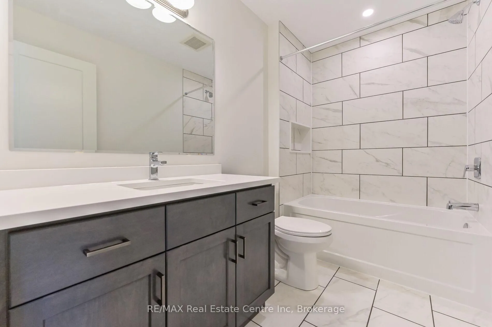 Photo 23 of 41 Hedley Lane, Centre Wellington, Elora/Salem — HOMEH