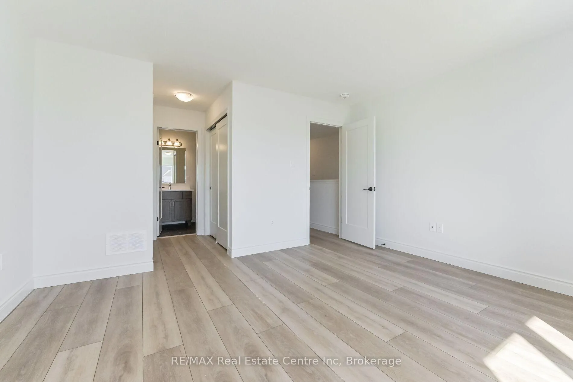 Photo 29 of 41 Hedley Lane, Centre Wellington, Elora/Salem — HOMEH