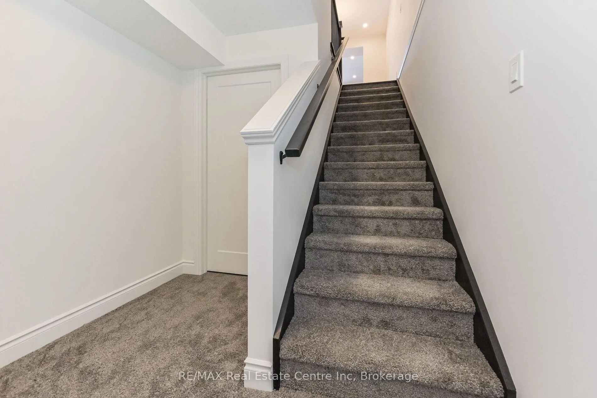 Photo 33 of 41 Hedley Lane, Centre Wellington, Elora/Salem — HOMEH