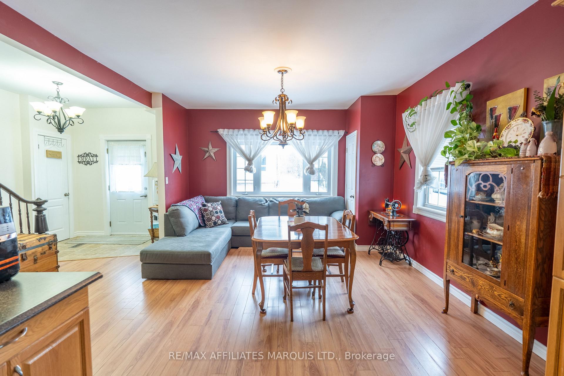 Photo 4 of 26 Sixth Street W, Cornwall — HOMEH