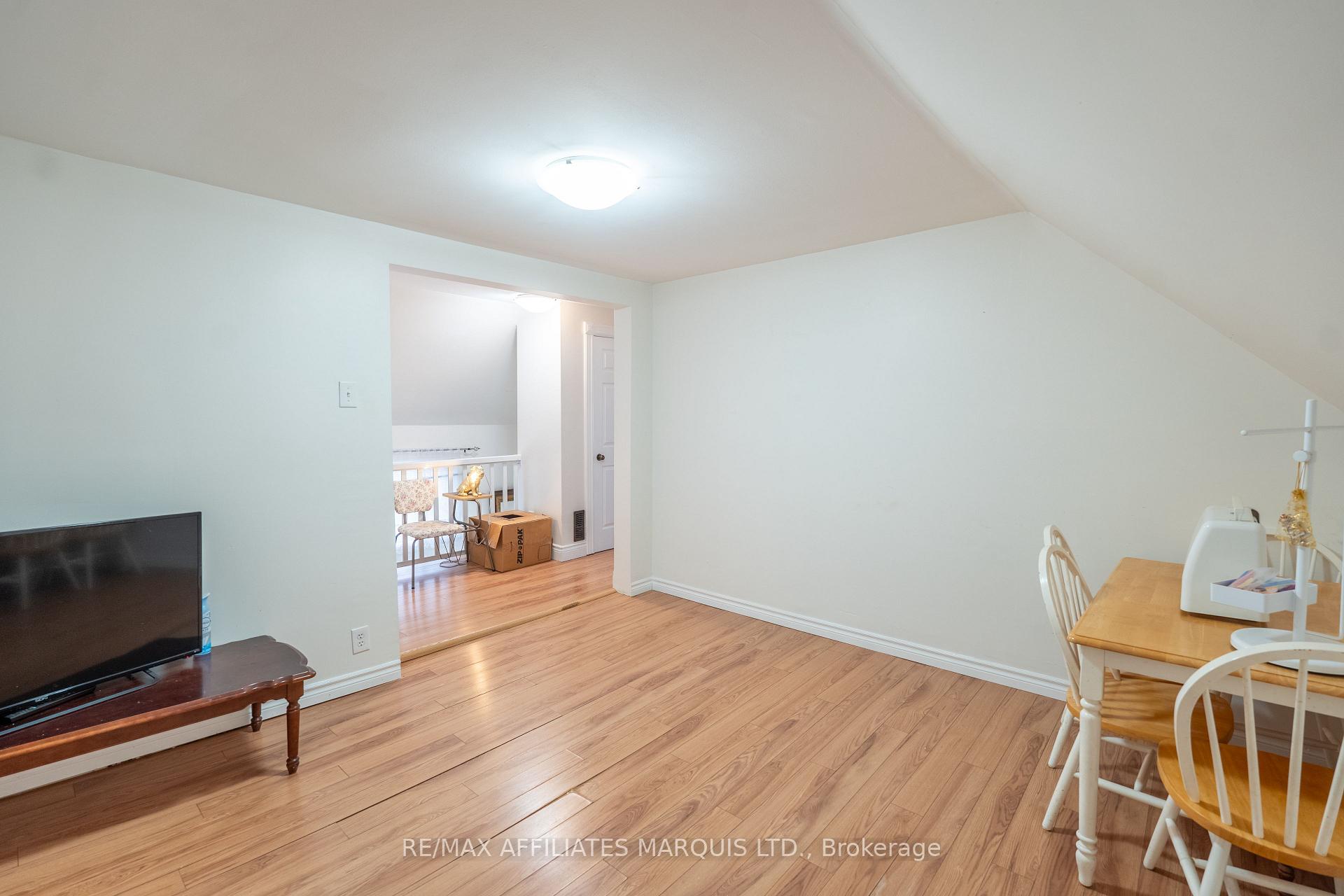 Photo 20 of 26 Sixth Street W, Cornwall — HOMEH