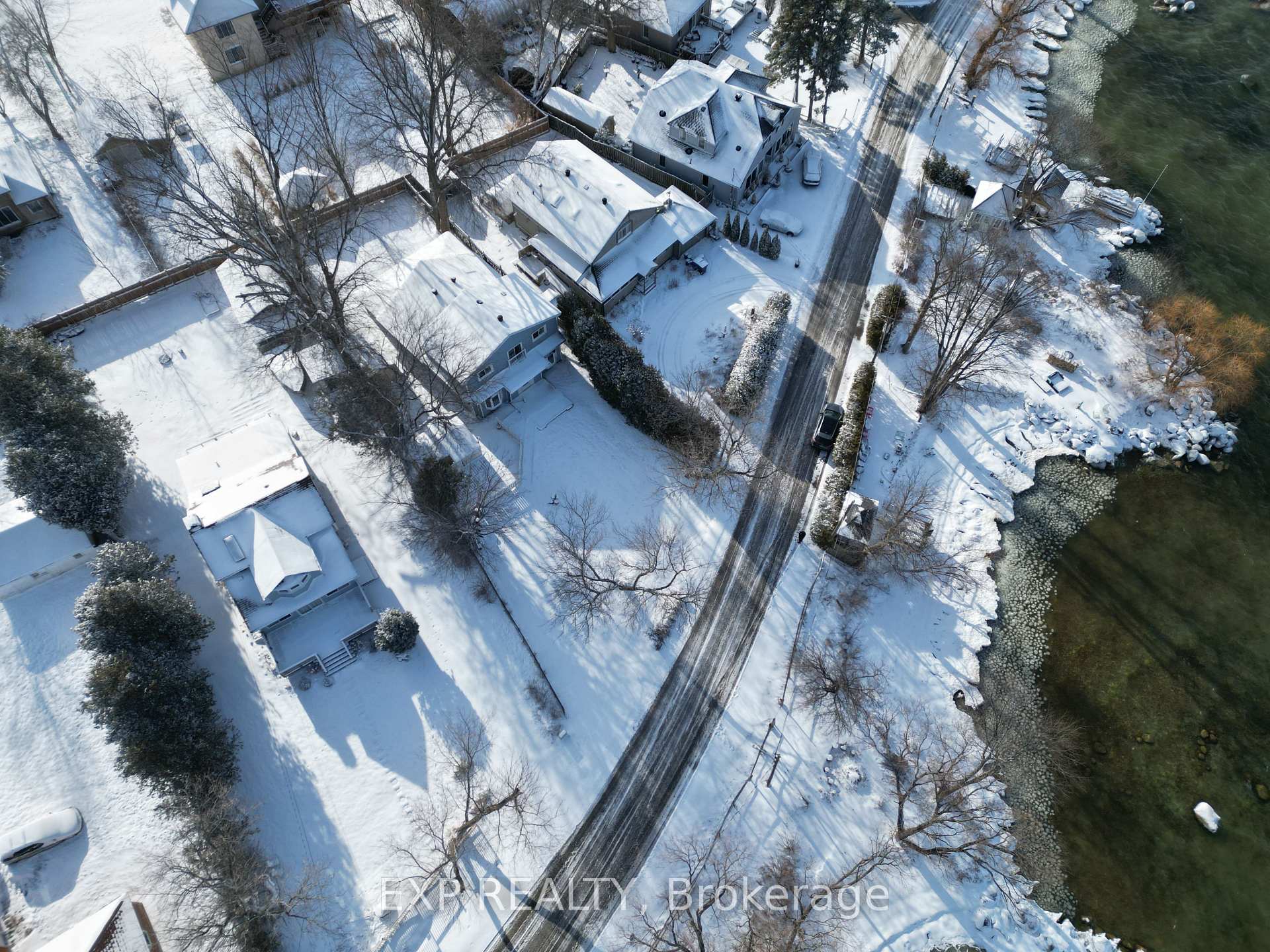 Photo 2 of 433 Lake Drive E, Georgina, Historic Lakeshore Communities — HOMEH