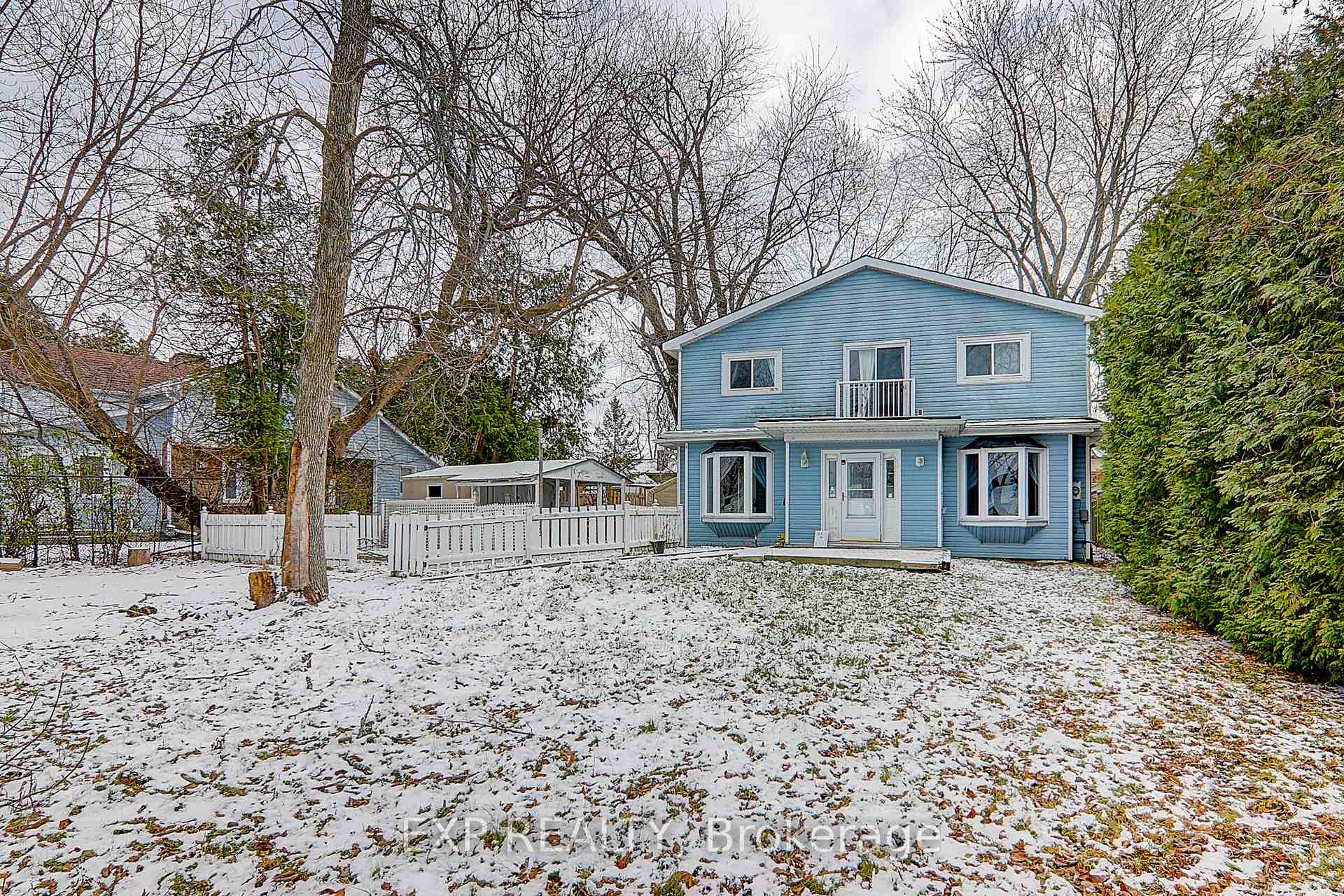 Photo 3 of 433 Lake Drive E, Georgina, Historic Lakeshore Communities — HOMEH