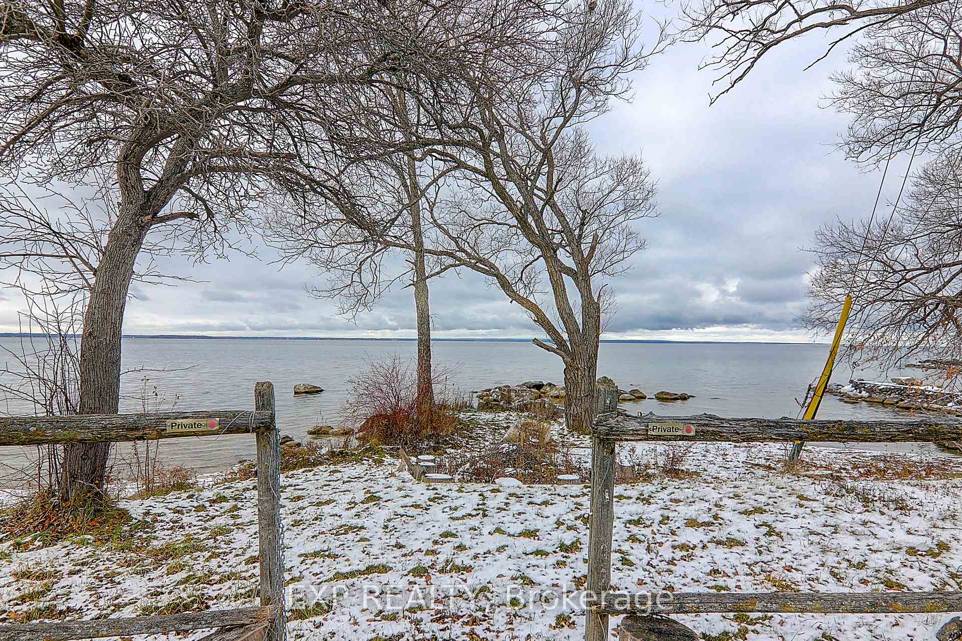 Photo 6 of 433 Lake Drive E, Georgina, Historic Lakeshore Communities — HOMEH