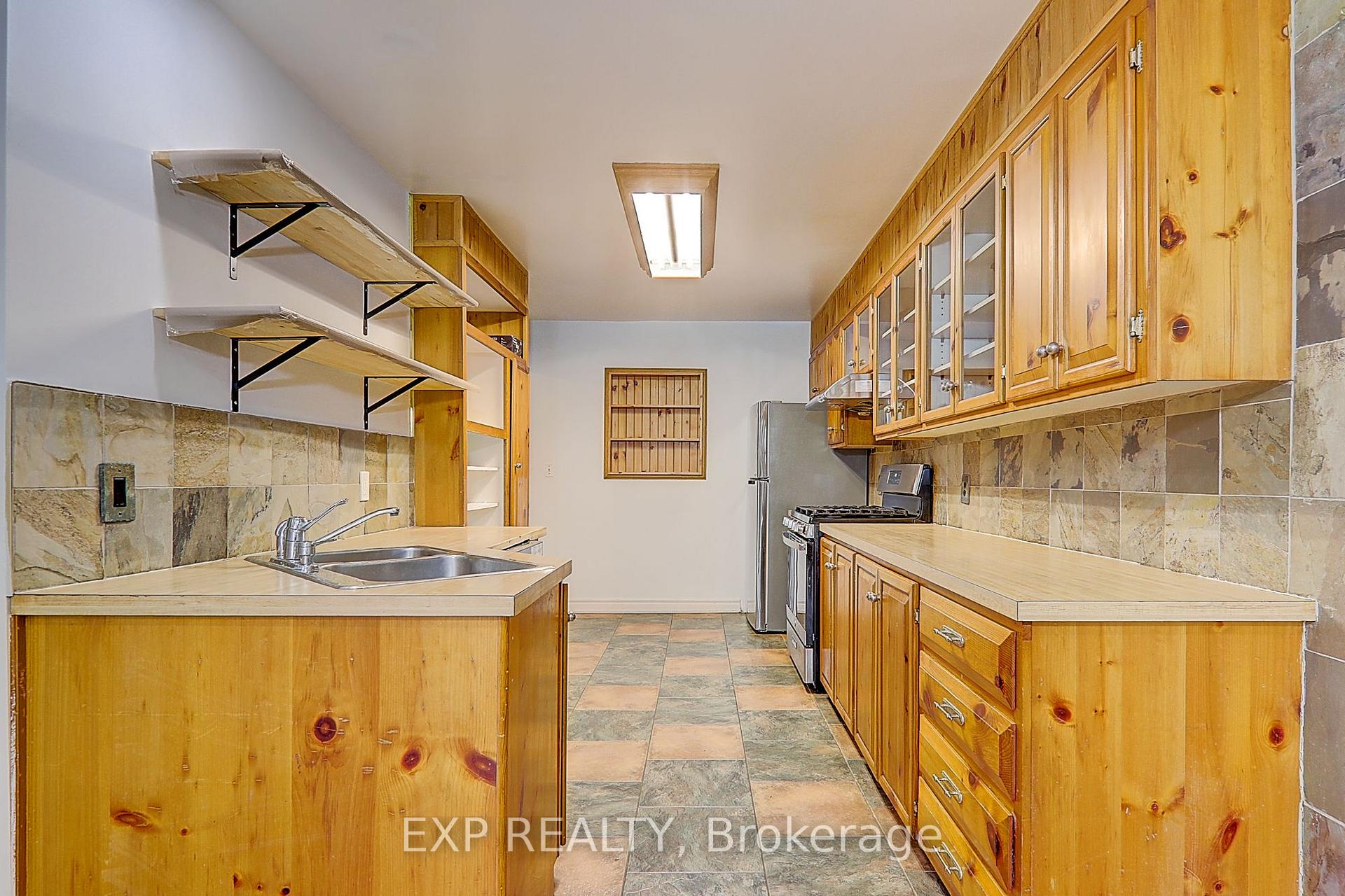 Photo 10 of 433 Lake Drive E, Georgina, Historic Lakeshore Communities — HOMEH
