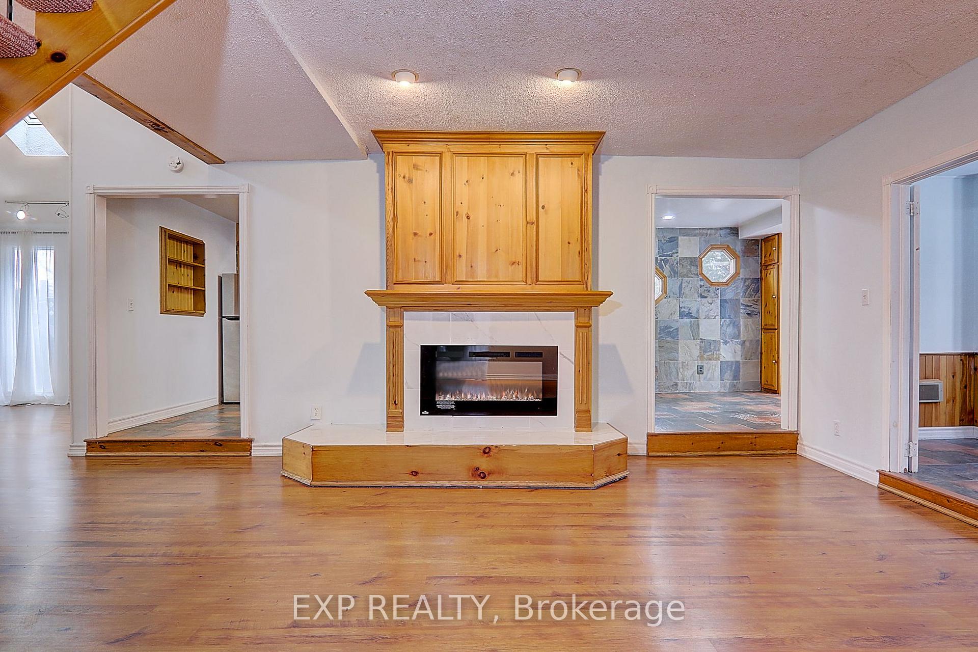 Photo 13 of 433 Lake Drive E, Georgina, Historic Lakeshore Communities — HOMEH
